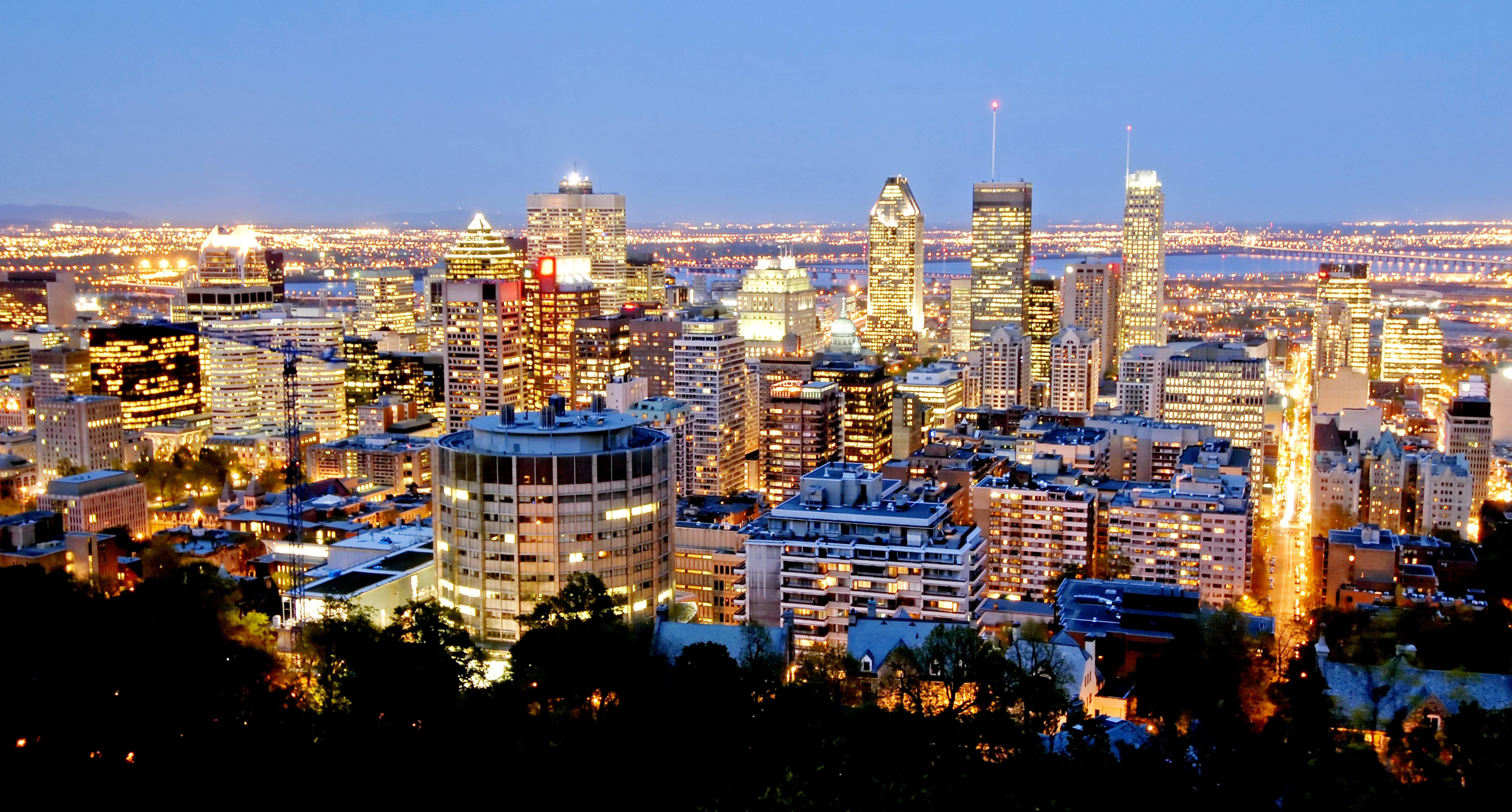 Holiday Inn Montreal Centre Ville Downtown, An Ihg Hotel Exterior photo